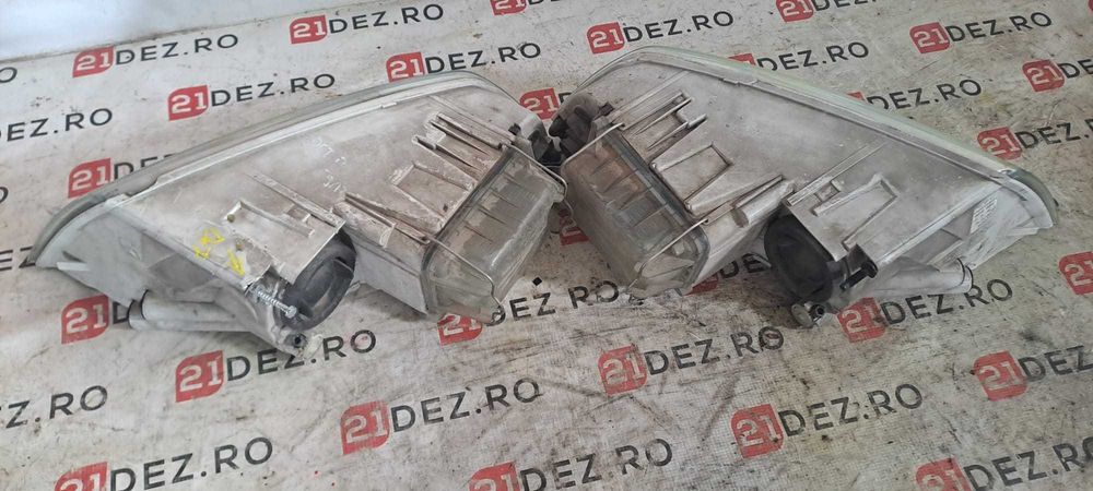 Faruri / Far stanga , far dreapta Skoda Octavia 2 Non Facelift , generatia 2005 - 2009 / pret per bucata !