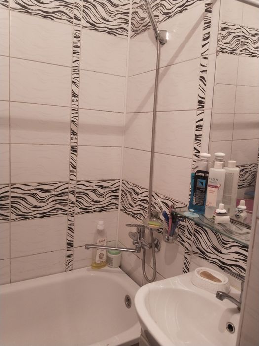 Продам квартиру 4 комнатную