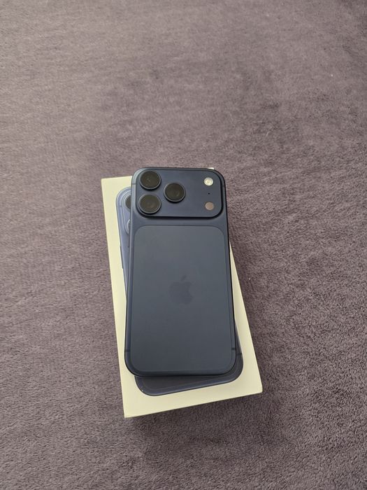 Vand/Schimb Iphone 17 pro/256 Nou- Activat