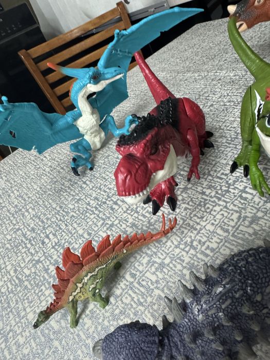 Игрушка динозавр Marwin