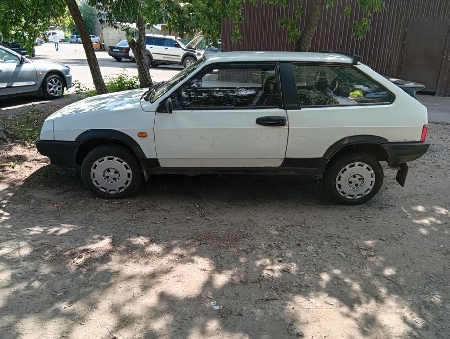 Автомобиль ВАЗ 2108