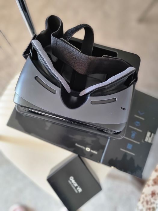 Ochelari Samsung GEAR VR cu controler