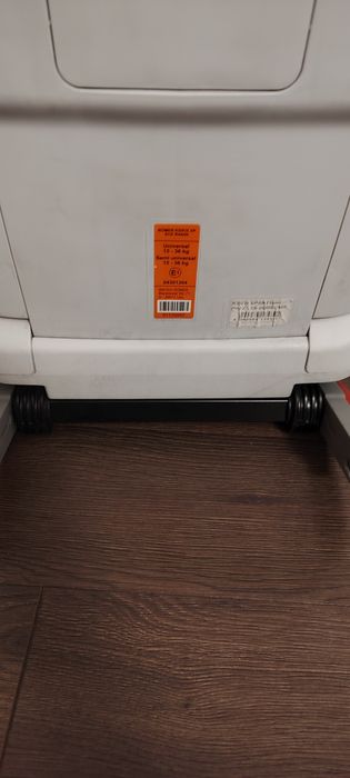 Vând scaun auto, pt copil, cu isofix Britax Romer