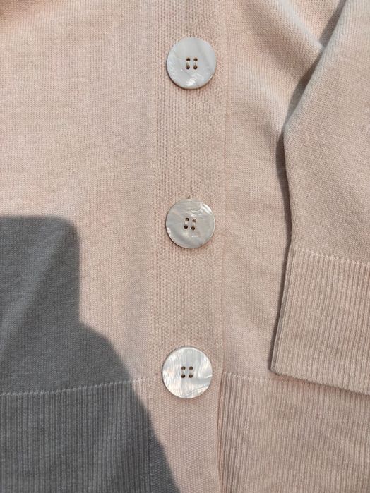 Красива жилетка Dutti ,L номер ,екрю