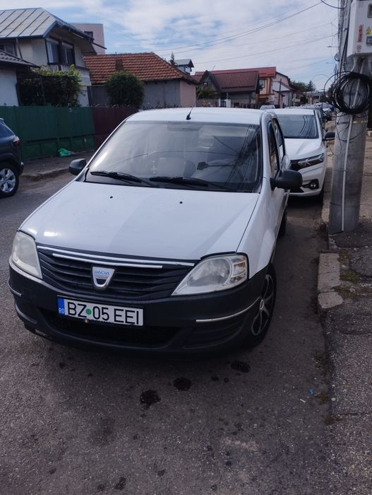 Vând Dacia Logan 2011
