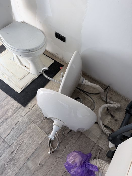 Продам унитаз и раковину