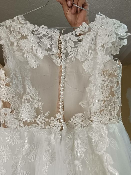 Булчинска  рокля и дълъг воал