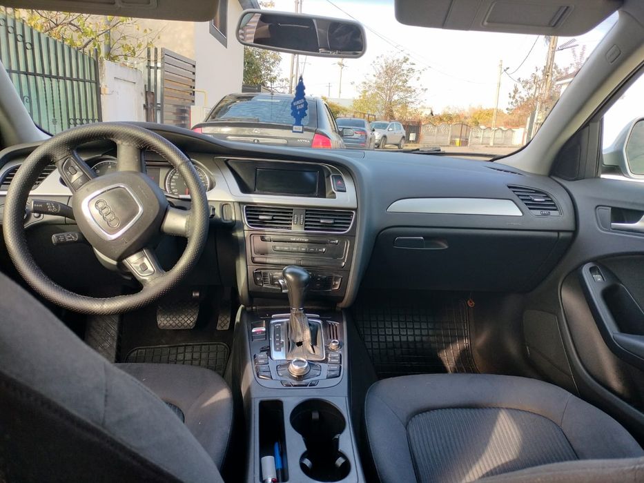 Audi A4 B8 automat vând sau schimb cu Logan