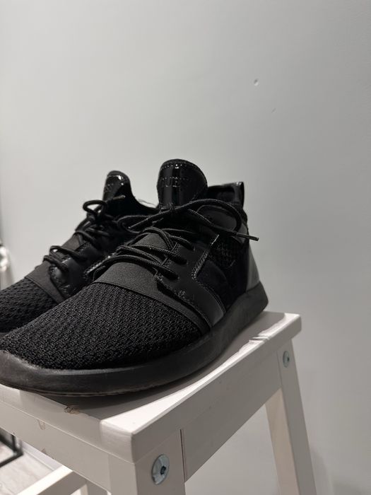 Маратонки GUESS оригинални 42 номер