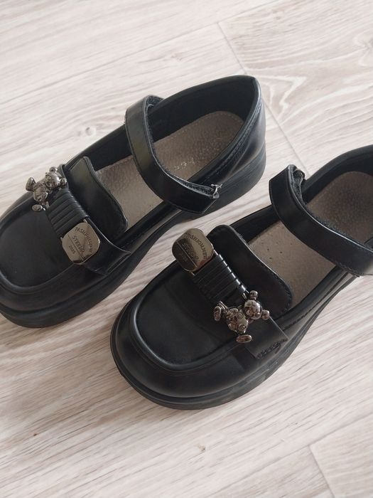 Школьные туфли 33р