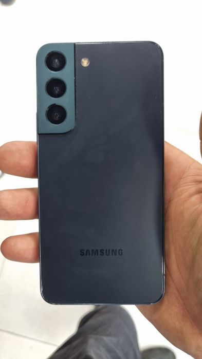 S 22+ yevro 8ga 128xotra. Ekran tiniq ramkasida biroz chaqasi bozi