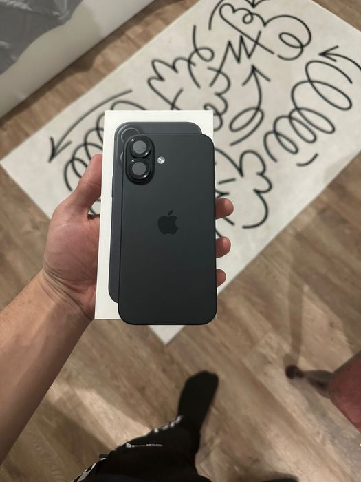 Iphone 16 128гб в черном