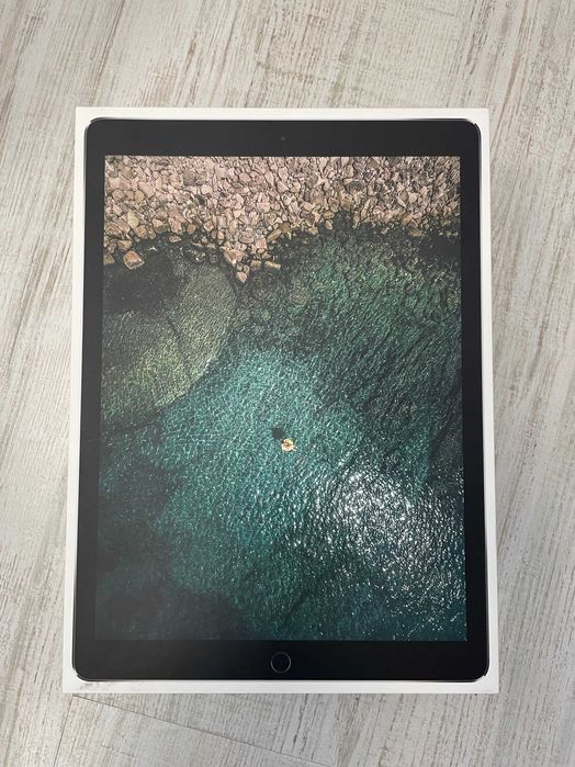 iPad Pro (12.9-инчов) (2 поколение) с Wi‑Fi + Cellular