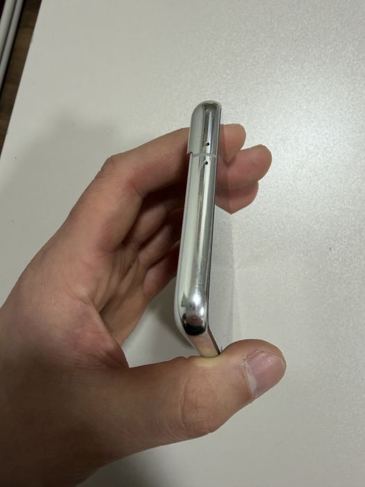 Samsung Galaxy S21 (8/256 GB)