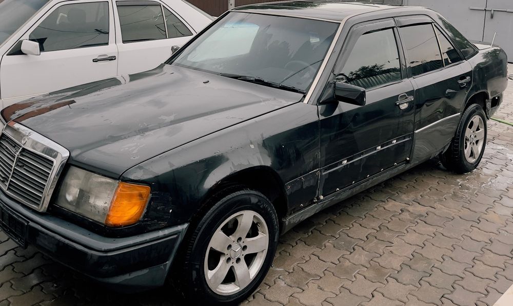 Продам срочно Мерс 124