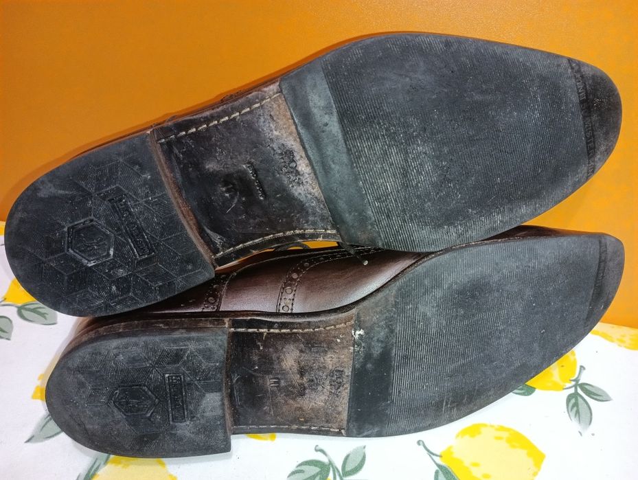 Hugo Boss N 44 кожени - 45 лв