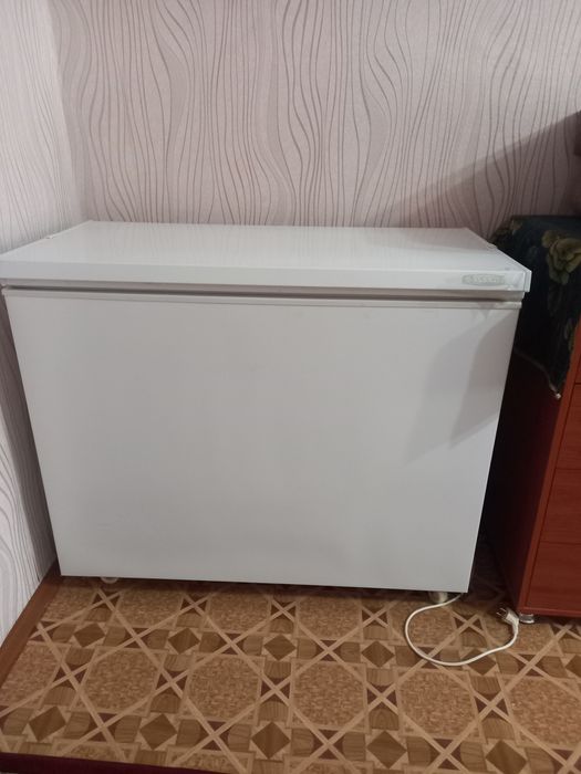 Продам морозильник камнру
