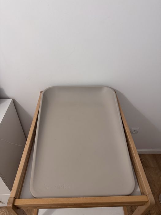 Masa de infasat si saltea Leander