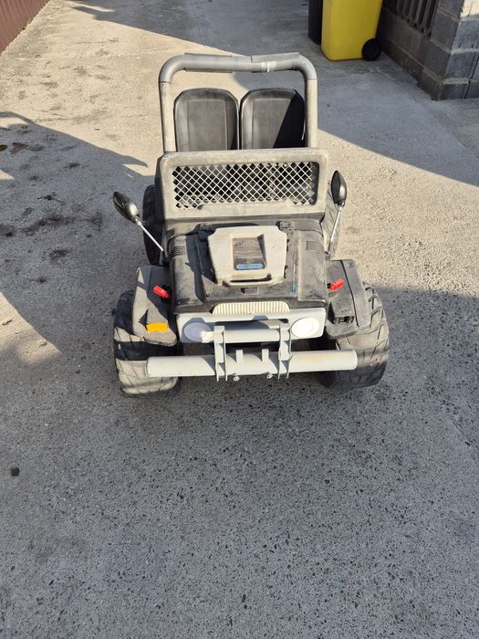 Masinuta electrica Peg-Perego
