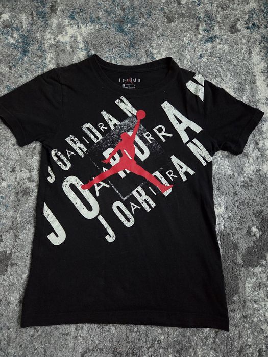Vând tricou jordan