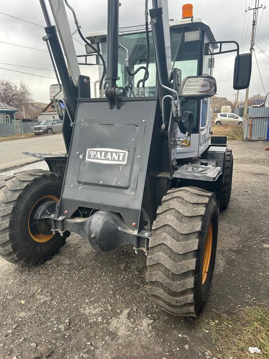 Погрузчик фронтальный