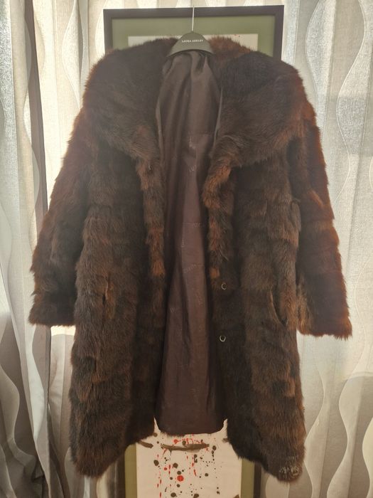 Vând haină din blană naturală de nurcă (vizon), mărimea M–L, elegantă