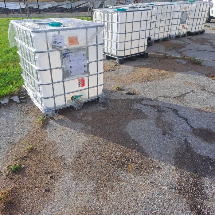 Бидони от Един Тон