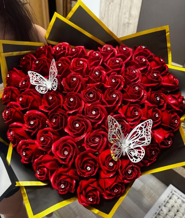 Buchete și aranjamente florale