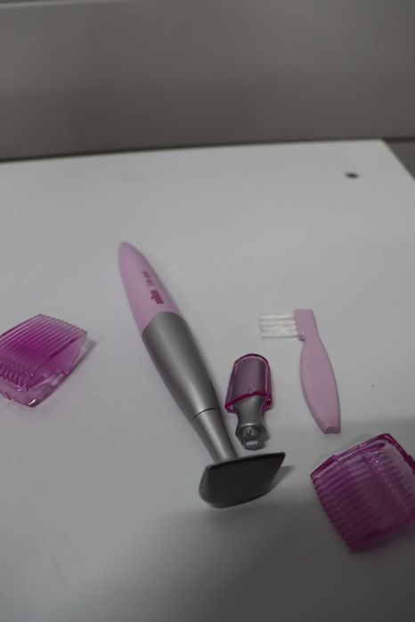 Тример Braun Silk-épil 3 in 1, За оформяне на бикини зоната и лице