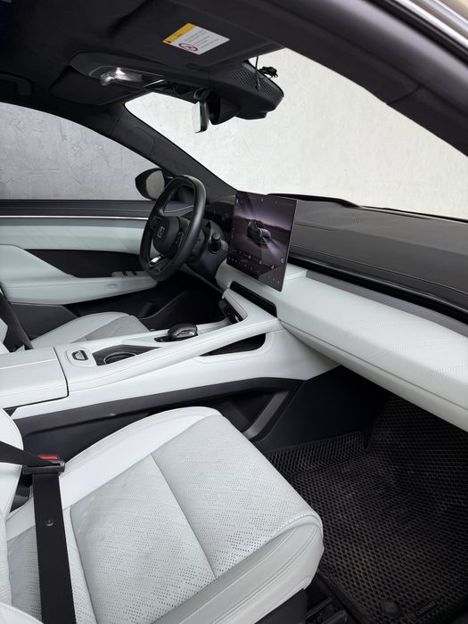 Zeekr 001 fulll 2024 yil toza moshina