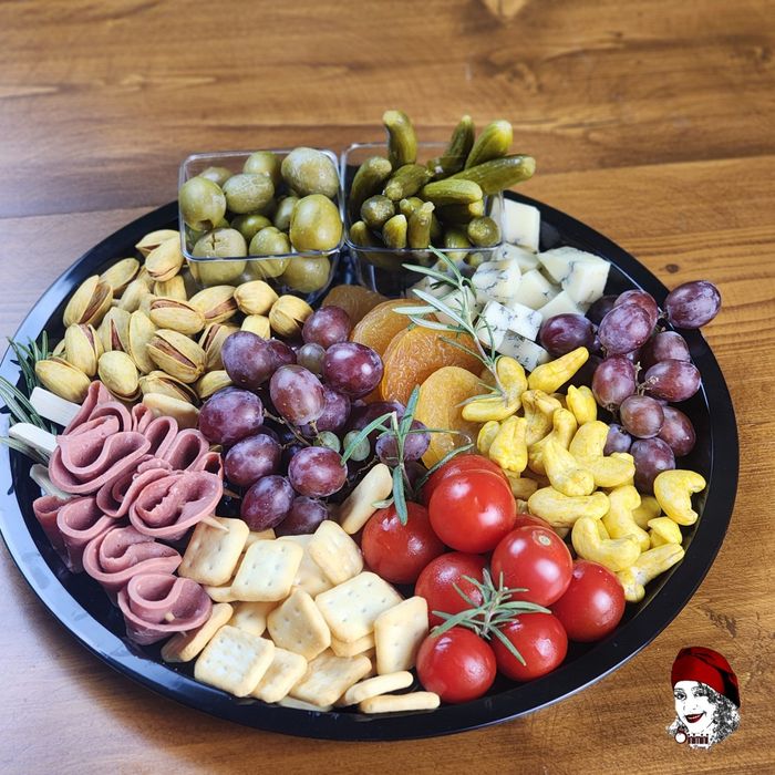 Platouri aperitive personalizate – cu autorizații