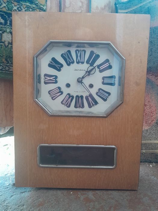 Продам настенные часы с боем Jantar