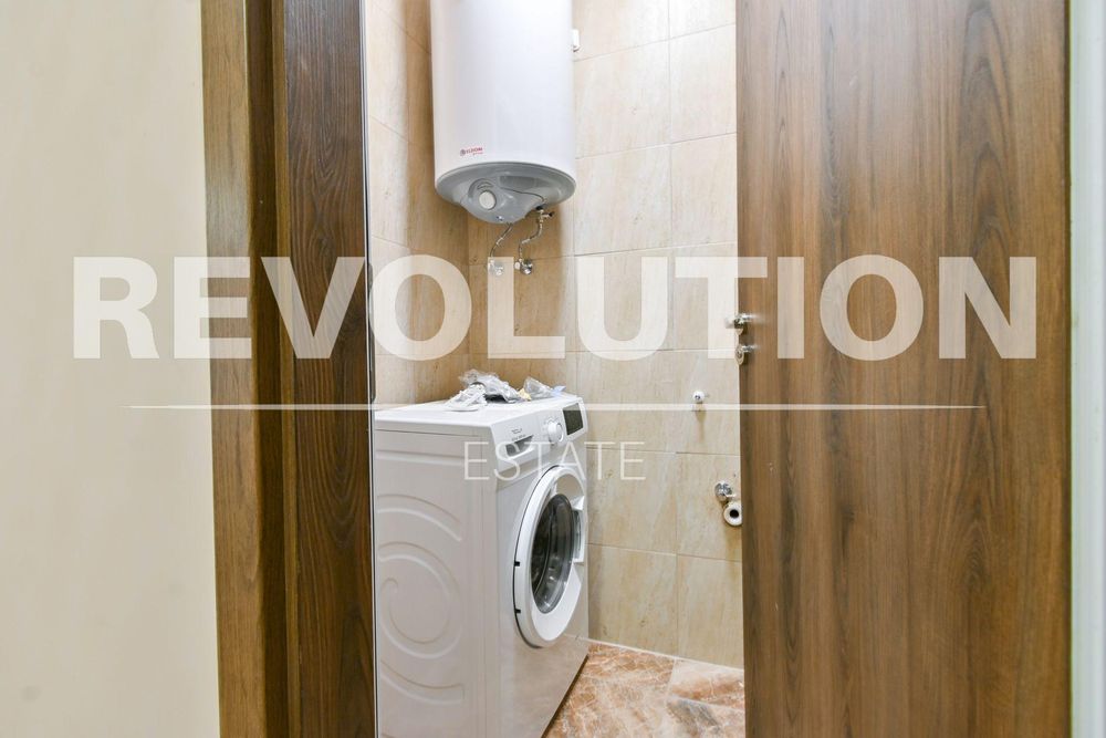 Тристаен апартамент в ж.к. Дружба 2 .