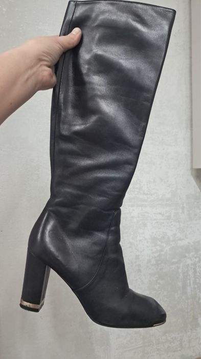 Продам женские сапоги