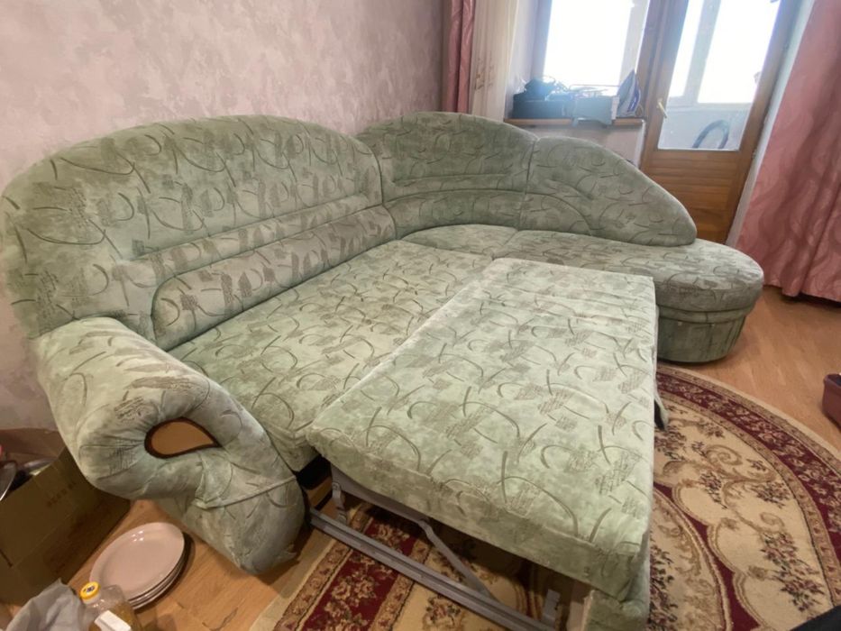 Диван бесплатно, забирайте