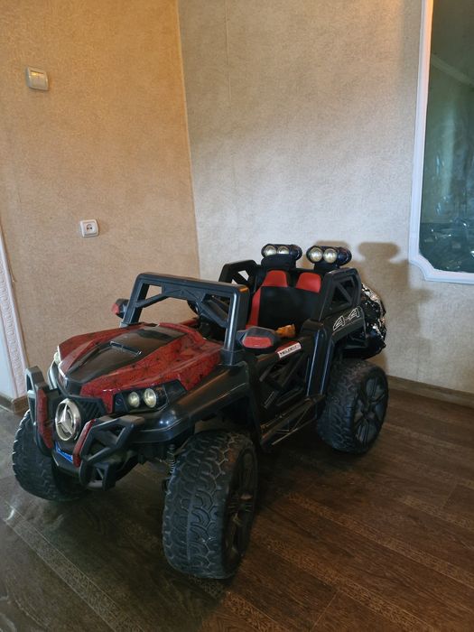 Детский электромобиль