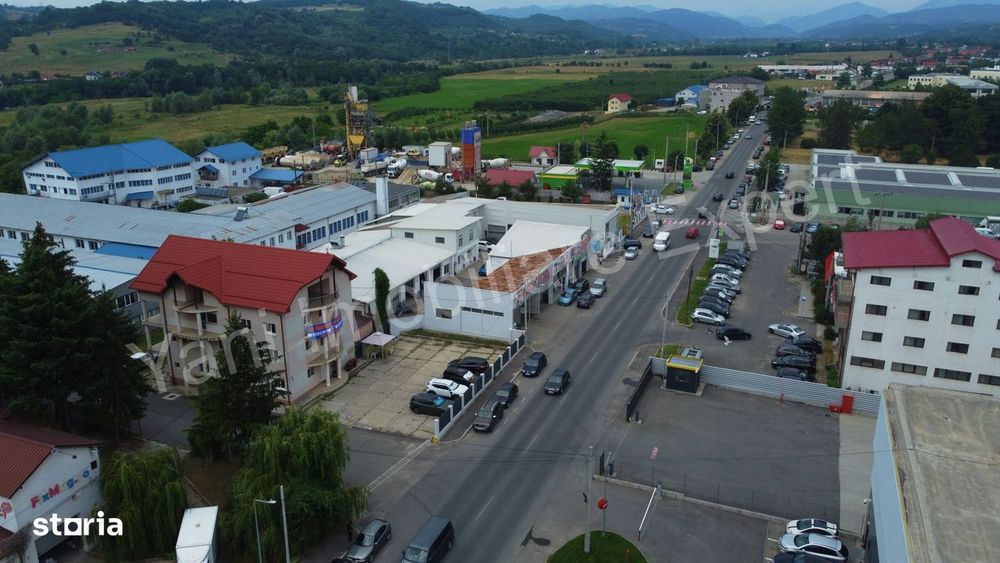 Clădire de vânzare în Curtea de Argeș.