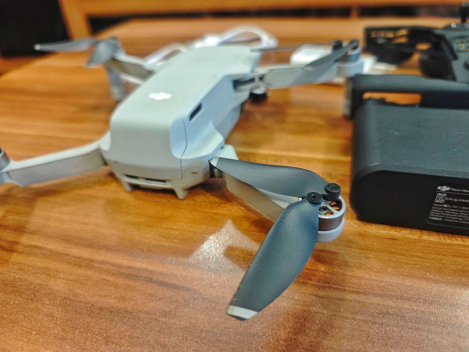 Дрон DJI Mavic Mini Fly More Combo – Перфектно състояние, Пълен комплект