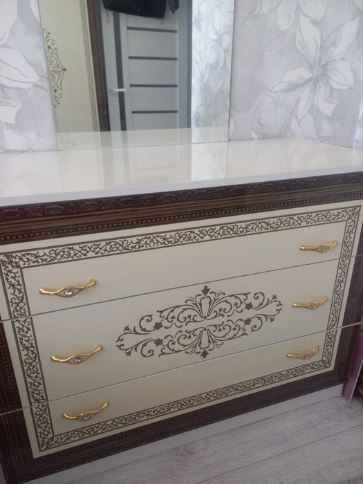 Спальный гарнитур