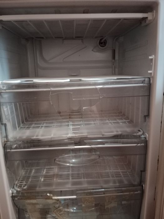 Продам холодильник б/у Атлант