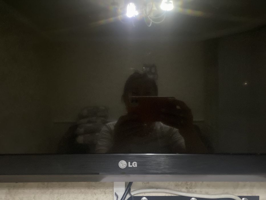 Телевизор LG метровый