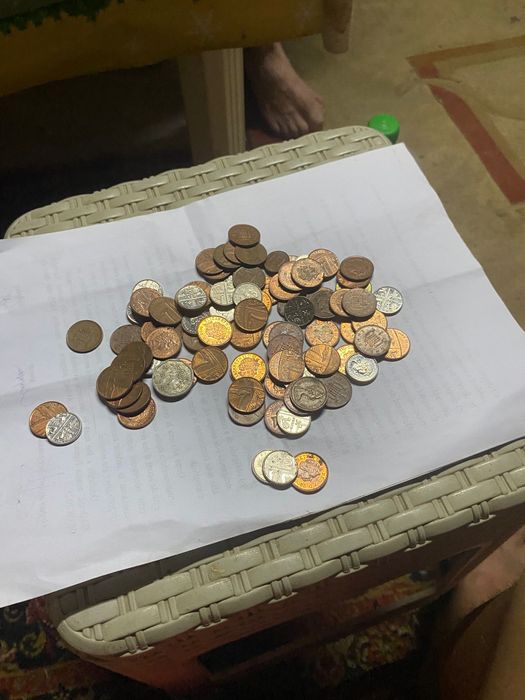 Vând monezi colecție Anglia& Turcia