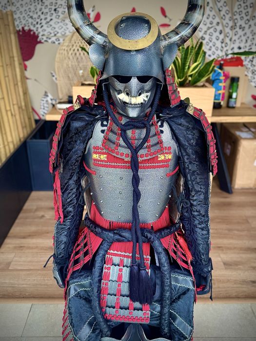 Самурайска броня – ръчно изработен, колекционерски модел от Япония