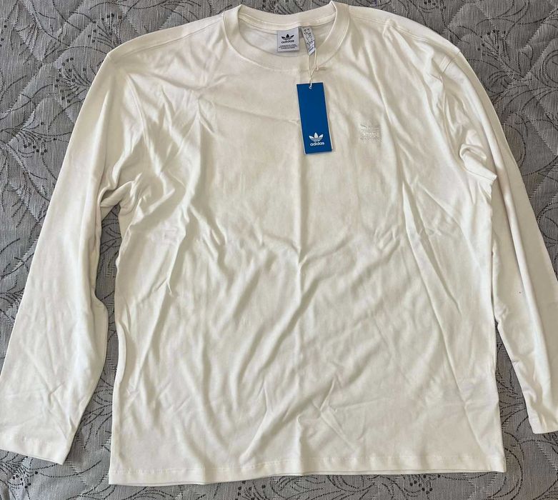 Adidas Дрехи от фалирал магазин