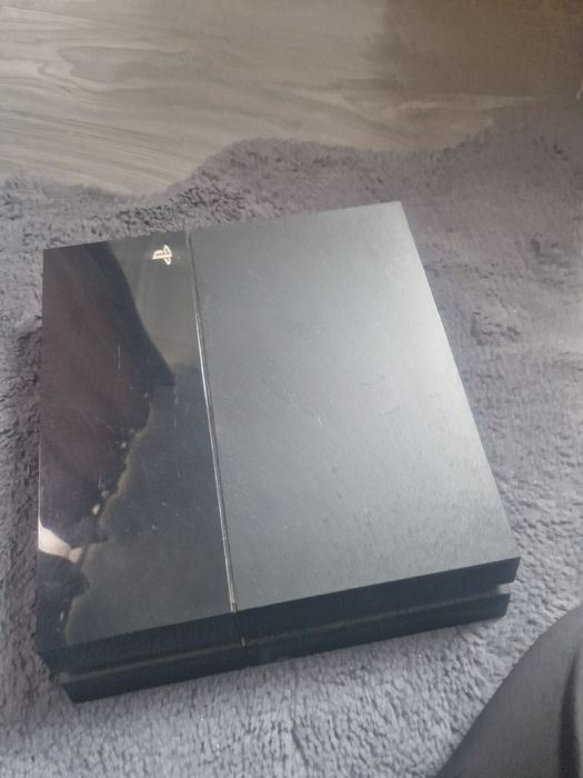 PS 4 foarte bun, functional+maneta,jocuri