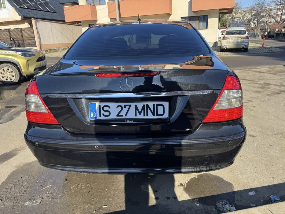 Mercedes Benz W211