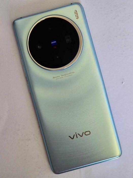 Флагман Vivo x100 16/512