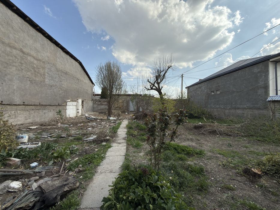 Продажа участка Геофизика 6,6 соток сквозной с выходом на две улицы