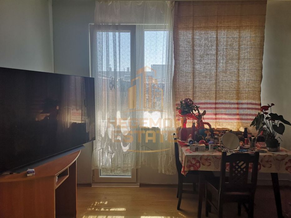 Продава се Четиристаен апартамент в Варна, Погреби - 85 кв.м за 990 €/кв.м - Снимка #2