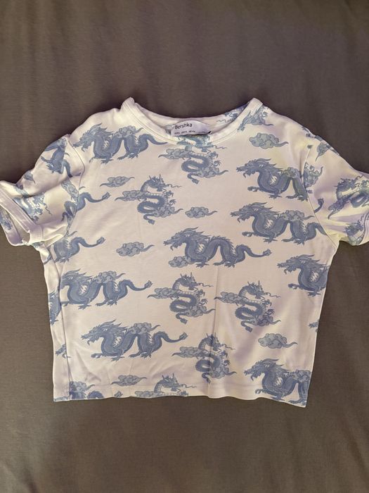 Черен топ- H&M  M, Тениска- B bershka  S, Бял потник- Stradivarius S